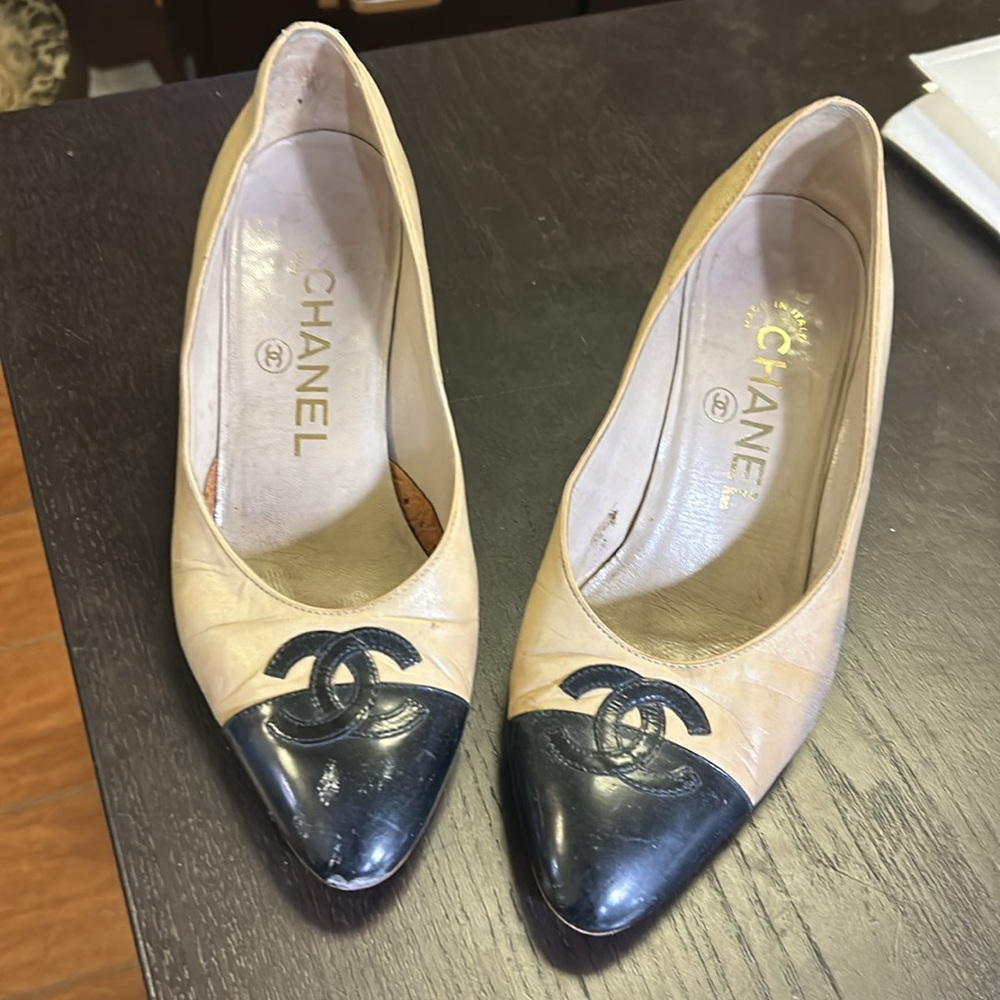 Chanel Vintage iconic signature bi color leather‎ CC heels - Picture 2 of 14